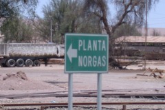 Road_sign_along_the_Atacama_highway