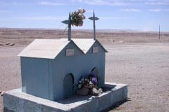Roadside_memorial