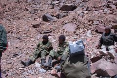 Bolivian_soldiers_who_helped_carry_gear